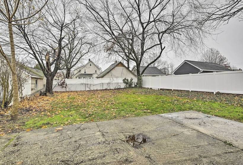 Charming Long Island Home W/ Fenced Yard!