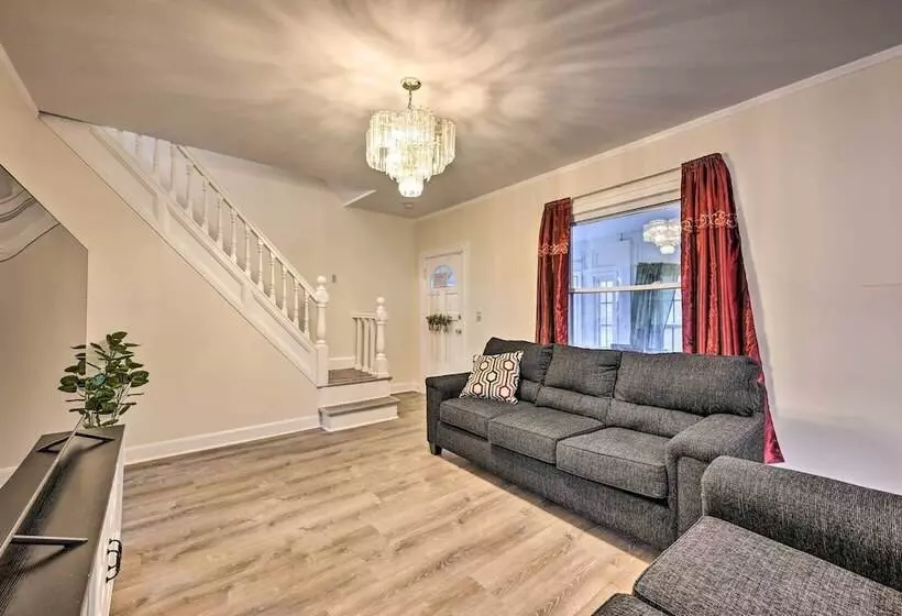 Charming Long Island Home W/ Fenced Yard!