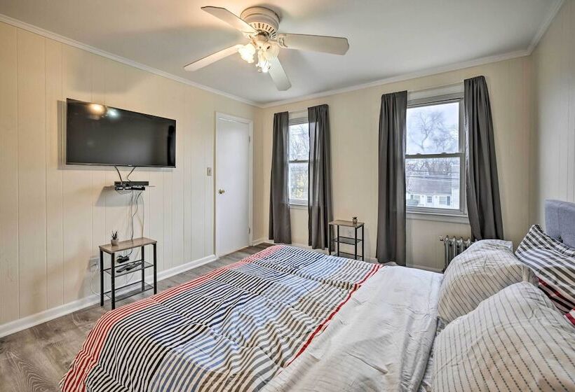 Charming Long Island Home W/ Fenced Yard!