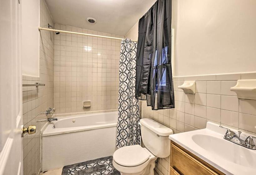 Charming Long Island Home W/ Fenced Yard!