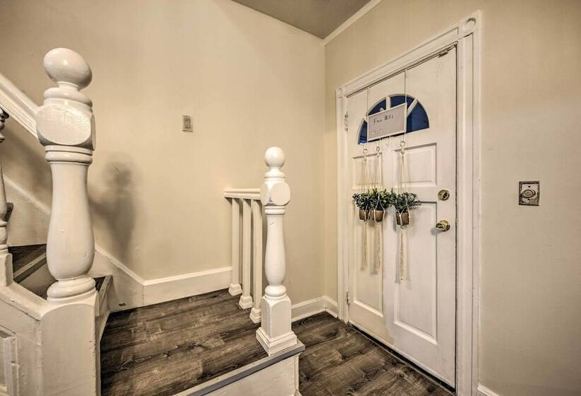 Charming Long Island Home W/ Fenced Yard!