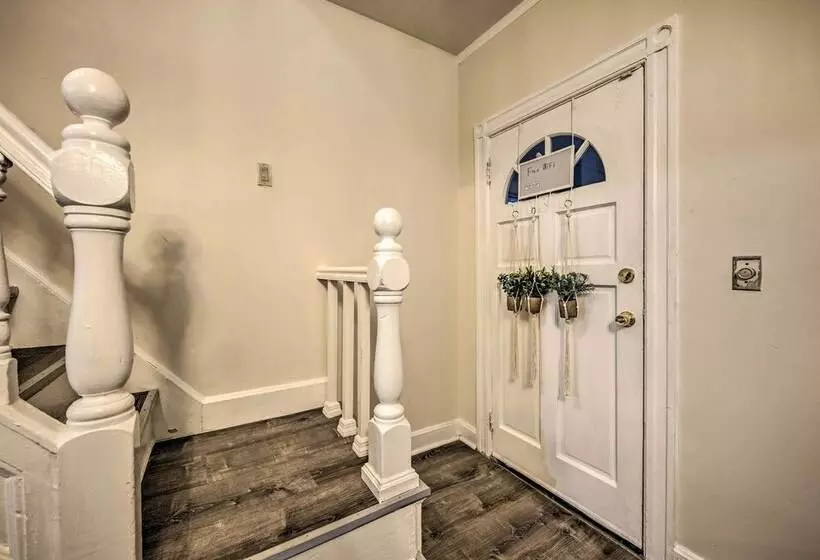 Charming Long Island Home W/ Fenced Yard!