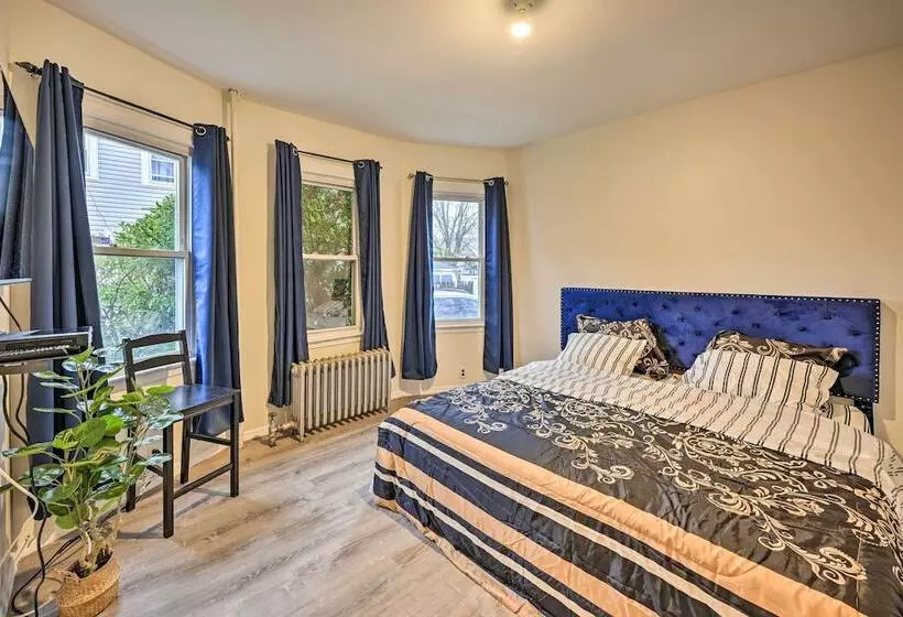 Charming Long Island Home W/ Fenced Yard!