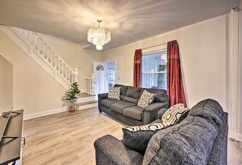 Charming Long Island Home W/ Fenced Yard!