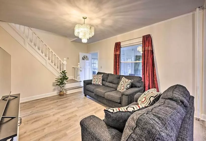 Charming Long Island Home W/ Fenced Yard!