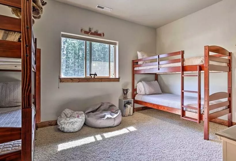 Chic House W/ Patio: 2 Blocks To Payette Lake!