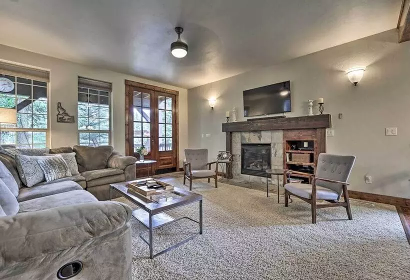 Chic House W/ Patio: 2 Blocks To Payette Lake!