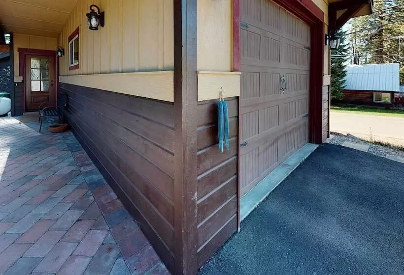 Chic House W/ Patio: 2 Blocks To Payette Lake!