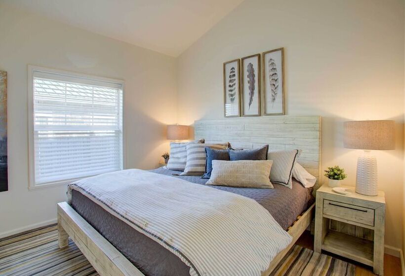 Chic  Summer House Cottage  Walk To Ocean!