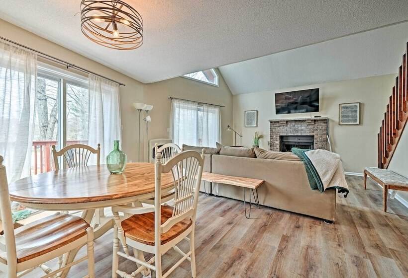 Golf, Ski + Fish: Cabin W/ Deck In Tobyhanna!