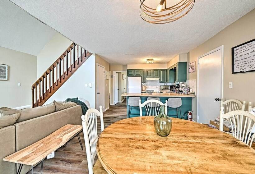 Golf, Ski + Fish: Cabin W/ Deck In Tobyhanna!