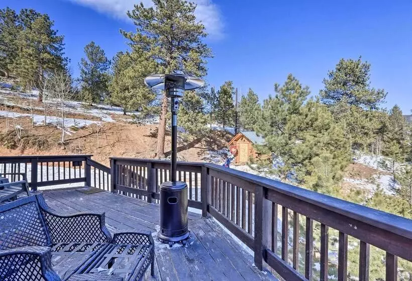 Cozy Bailey Cabin W/ Sweeping Mountain Views!