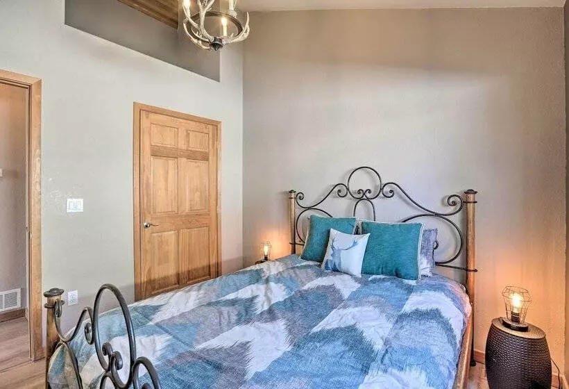 Cozy Bailey Cabin W/ Sweeping Mountain Views!