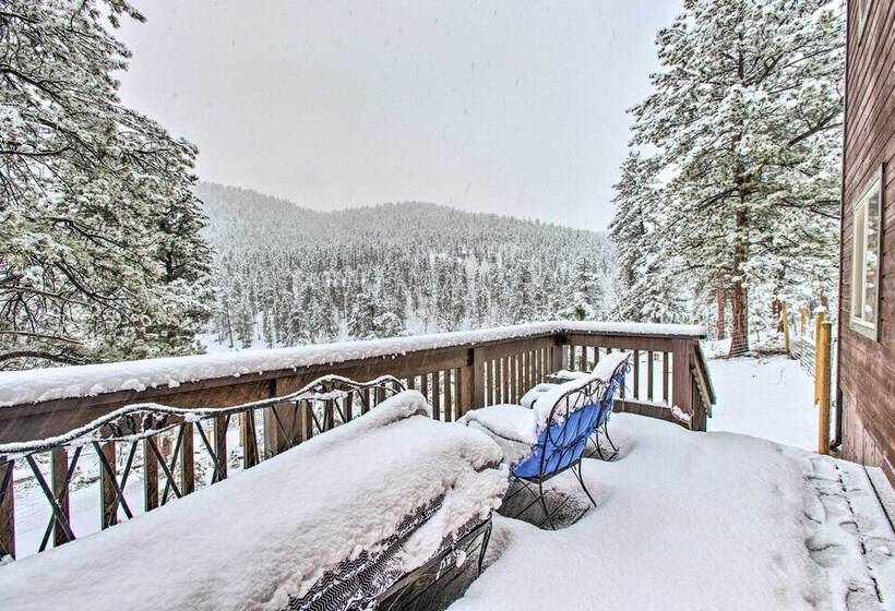 Cozy Bailey Cabin W/ Sweeping Mountain Views!