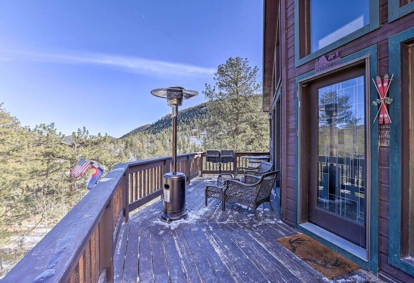 Cozy Bailey Cabin W/ Sweeping Mountain Views!