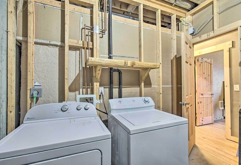 Cozy Bailey Cabin W/ Sweeping Mountain Views!