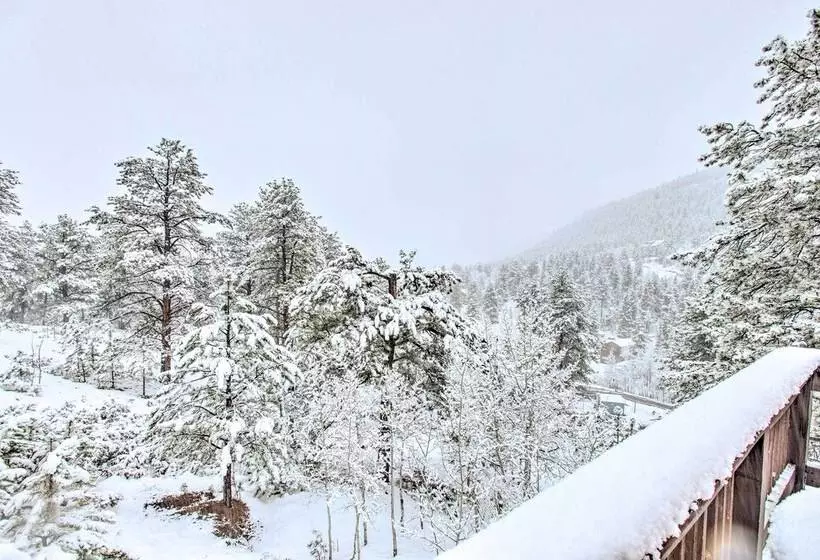 Cozy Bailey Cabin W/ Sweeping Mountain Views!
