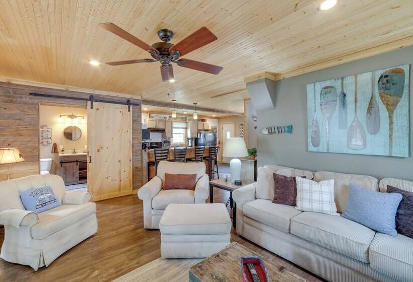 Lakefront Cottage W/ Deck Near Indiana Beach!