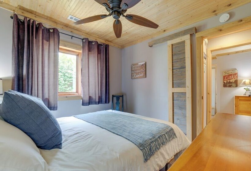 Lakefront Cottage W/ Deck Near Indiana Beach!