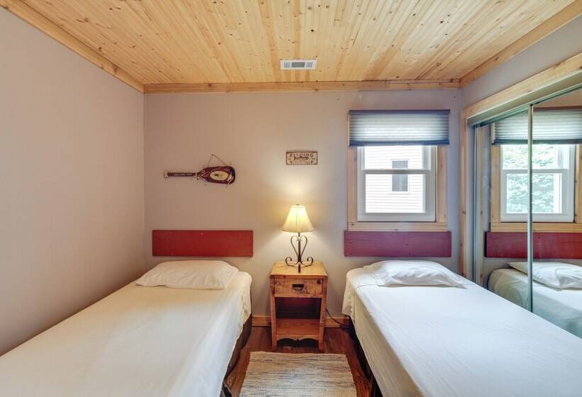 Lakefront Cottage W/ Deck Near Indiana Beach!