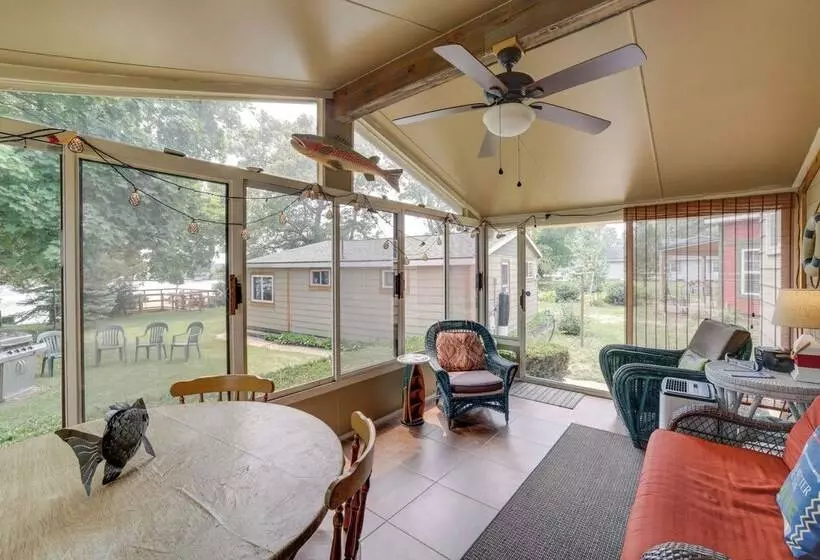 Lakefront Cottage W/ Deck Near Indiana Beach!