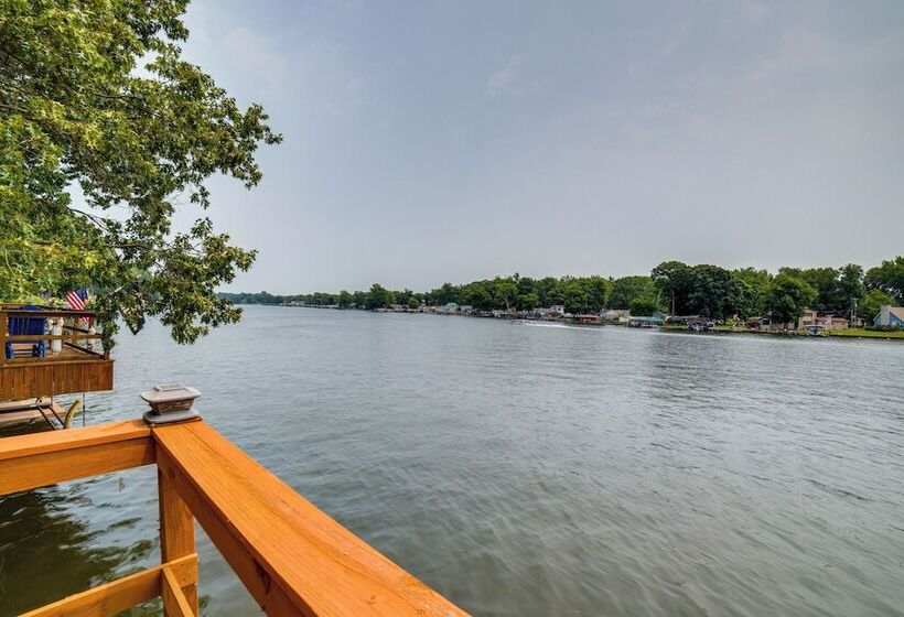 Lakefront Cottage W/ Deck Near Indiana Beach!
