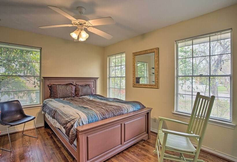 8 Mi To Lake Ray Hubbard: Creekside Garland Home