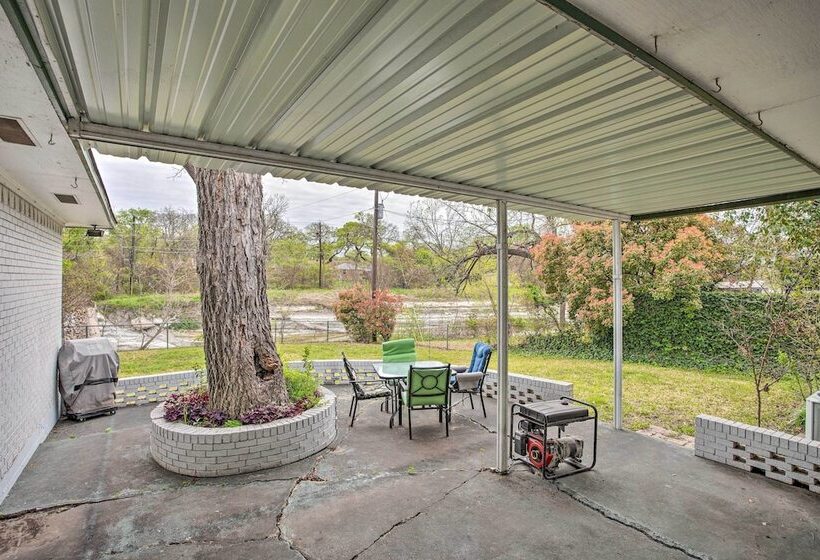 8 Mi To Lake Ray Hubbard: Creekside Garland Home