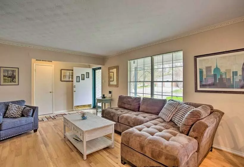 8 Mi To Lake Ray Hubbard: Creekside Garland Home