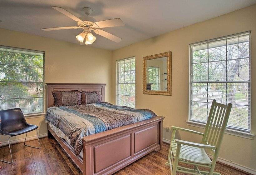 8 Mi To Lake Ray Hubbard: Creekside Garland Home