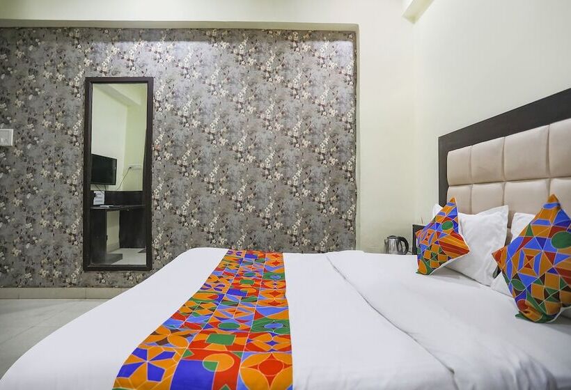 Fabhotel Heritage Villa