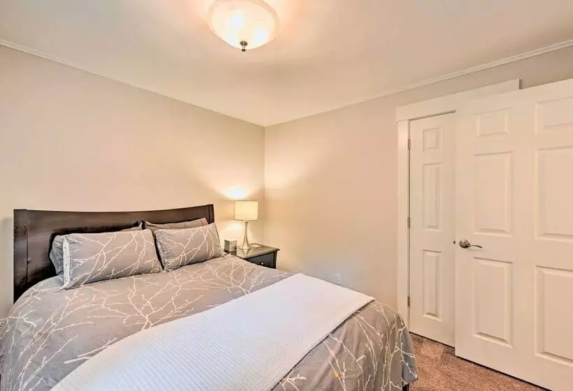 Family Friendly Kirkland Home ~ 1 Mi To Downtown