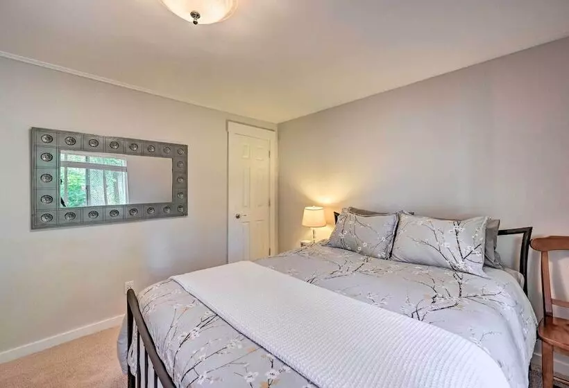 Family Friendly Kirkland Home ~ 1 Mi To Downtown