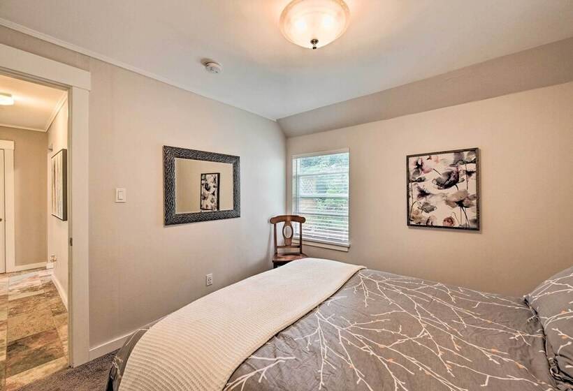 Family Friendly Kirkland Home ~ 1 Mi To Downtown