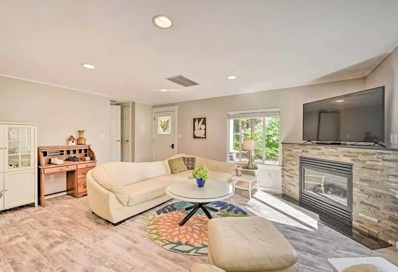 Family Friendly Kirkland Home ~ 1 Mi To Downtown