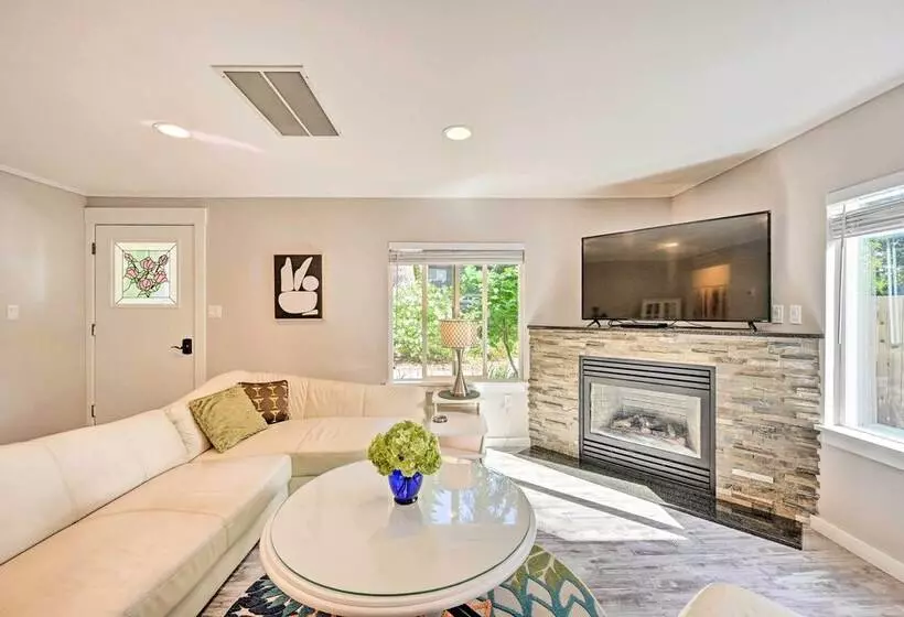 Family Friendly Kirkland Home ~ 1 Mi To Downtown