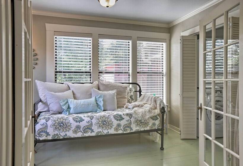 Fredericksburg Cottage W/ Grill   Walk To Main St!