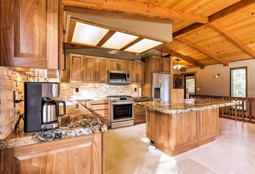 Pet Friendly Truckee Home W/ Panoramic Lake Views!
