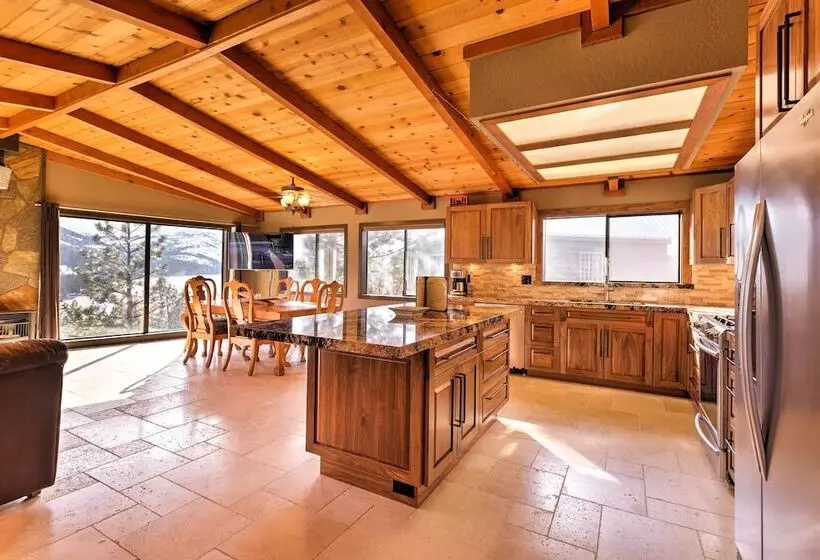 Pet Friendly Truckee Home W/ Panoramic Lake Views!