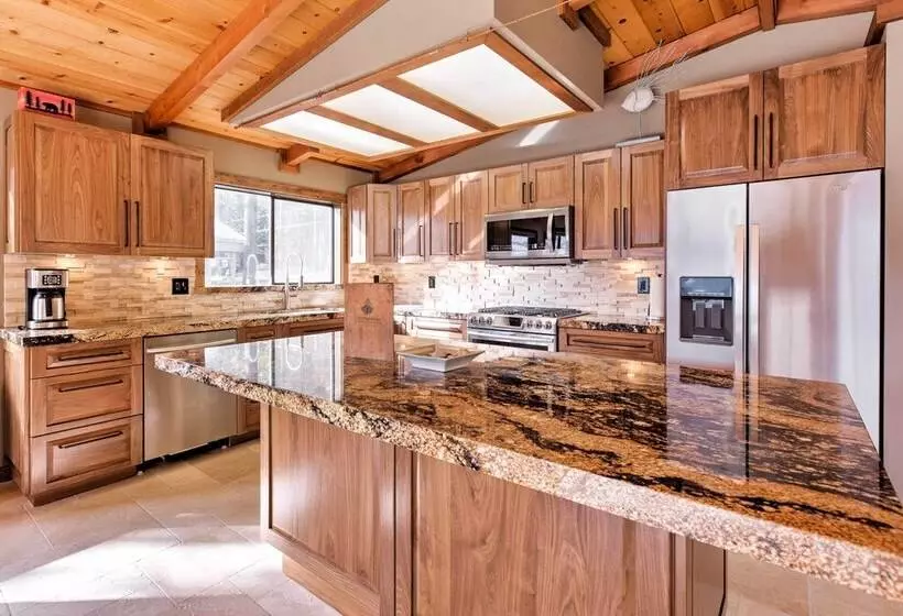 Pet Friendly Truckee Home W/ Panoramic Lake Views!