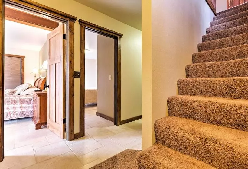 Pet Friendly Truckee Home W/ Panoramic Lake Views!