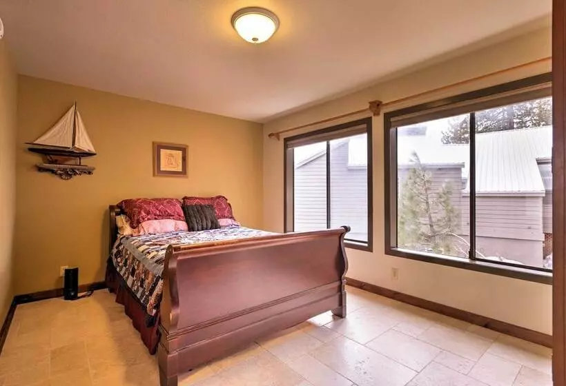 Pet Friendly Truckee Home W/ Panoramic Lake Views!