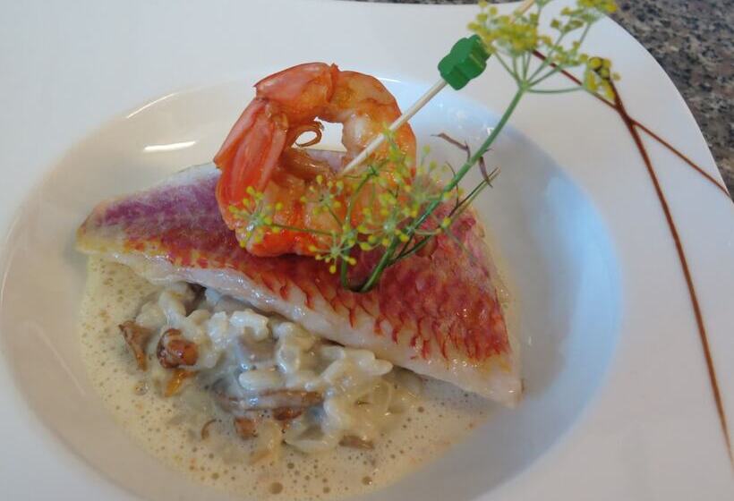 Hotel Logis Hôtel Le Parasol