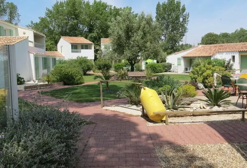 Hotelli Logis Hôtel Le Parasol