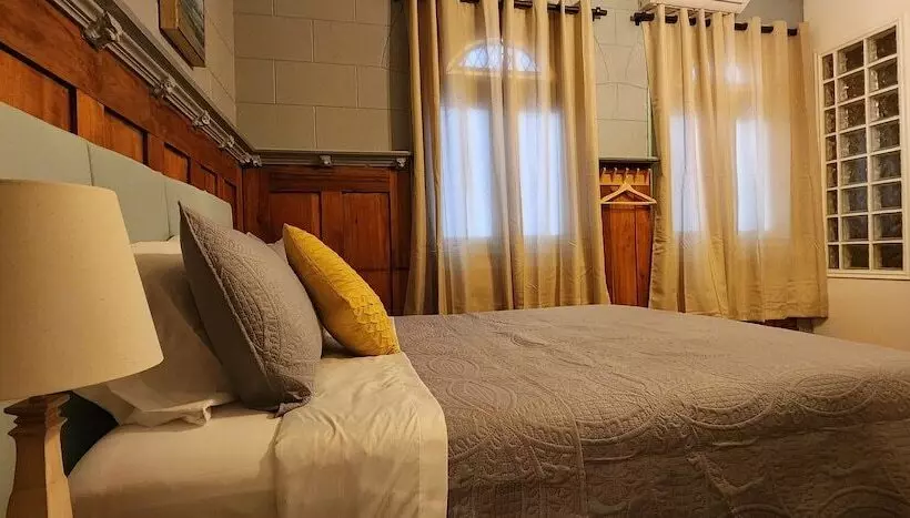 هتل Voila Londres