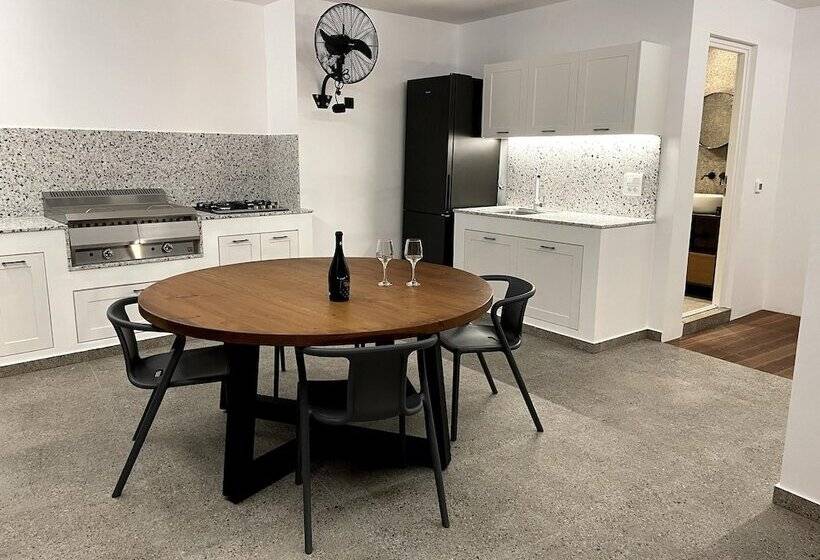 Kalathos Square Luxury Suites