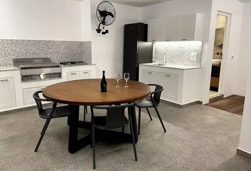 Kalathos Square Luxury Suites