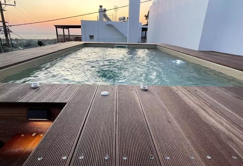 Kalathos Square Luxury Suites