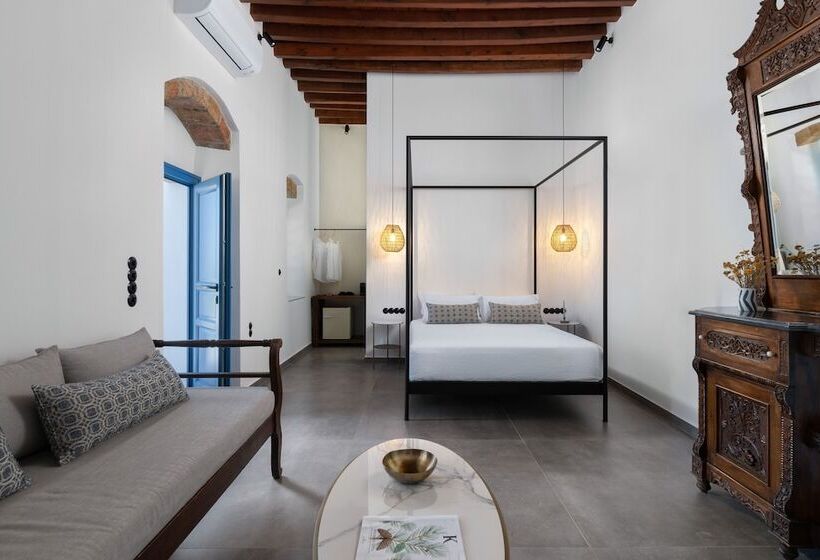 Kalathos Square Luxury Suites