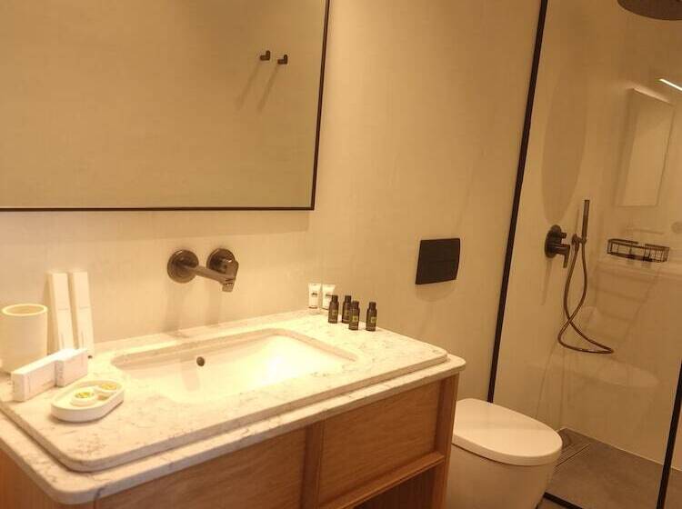 Kalathos Square Luxury Suites